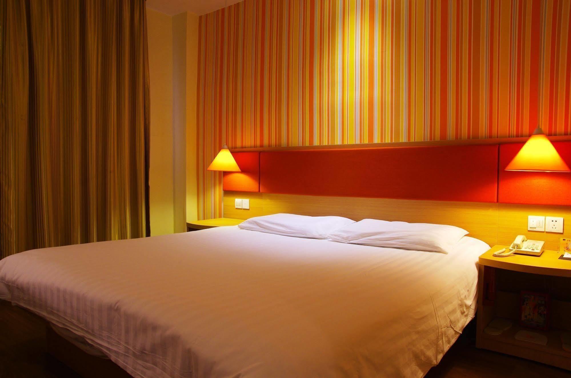 Home Inn Jiaxing Exteriör bild